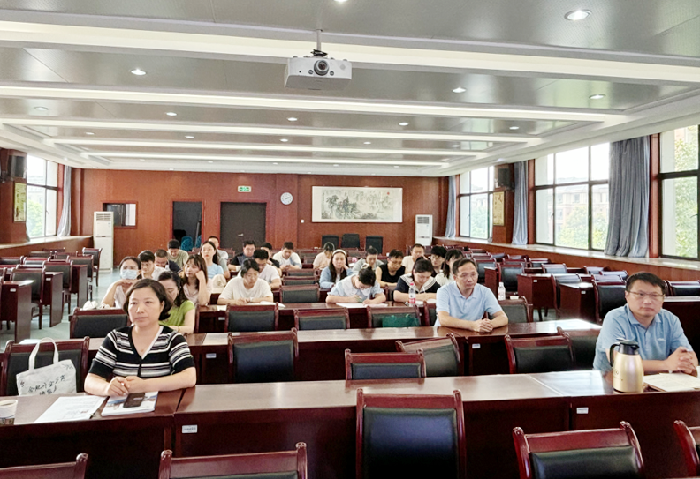 高二班主任会.png 高二班主任会.png