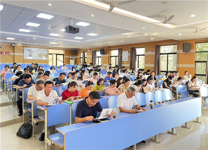 luck18平台高三年级召开第一次单元检测分析会(图1)