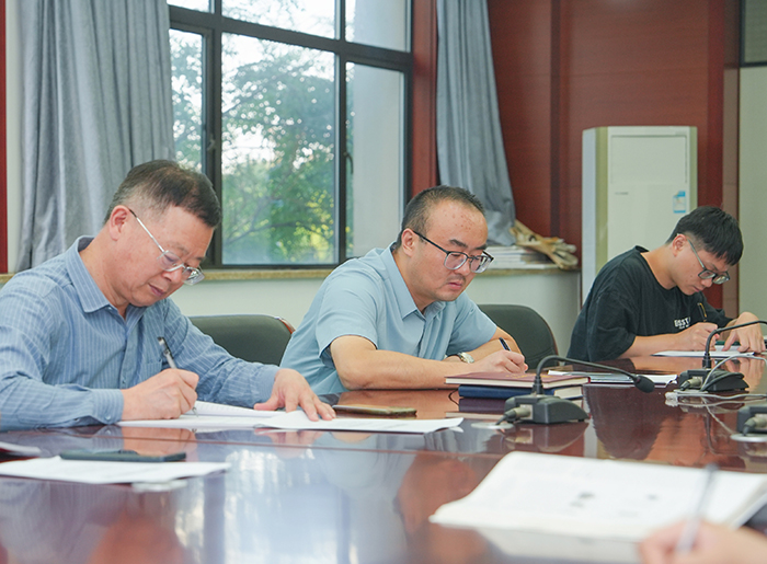 luck18平台行政党支部专题学习党的二十届三中全会精神(图3) luck18平台行政党支部专题学习党的二十届三中全会精神(图3)