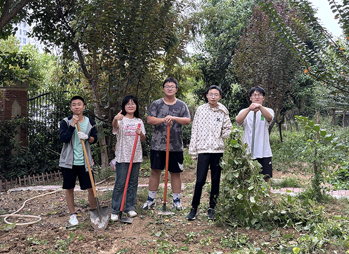luck18平台耕读基地秋季土地翻整工作圆满完成(图1)