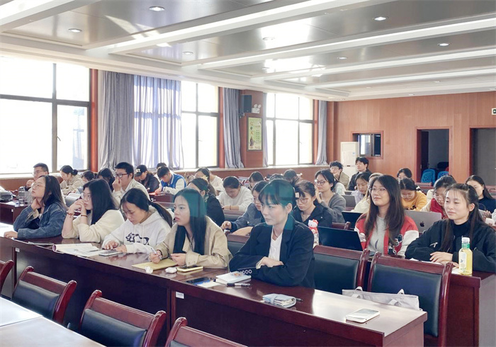 luck18平台召开实习生中期交流汇报会(图5) luck18平台召开实习生中期交流汇报会(图5)