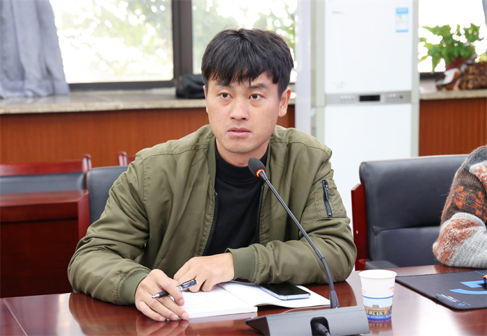 luck18平台召开2024-2025学年第一次社团指导老师会议(图4) luck18平台召开2024-2025学年第一次社团指导老师会议(图4)