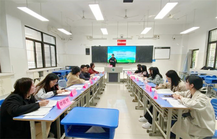 高三青蓝教师座谈会1.jpg