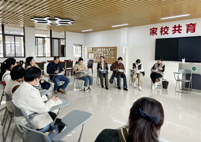 家长学校1.jpg 家长学校1.jpg