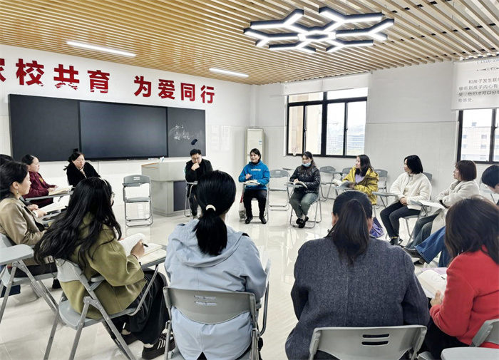 五十一期家长学校2.jpg 五十一期家长学校2.jpg