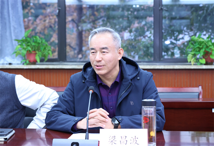 luck18平台召开青年教师座谈会(图2) luck18平台召开青年教师座谈会(图2)