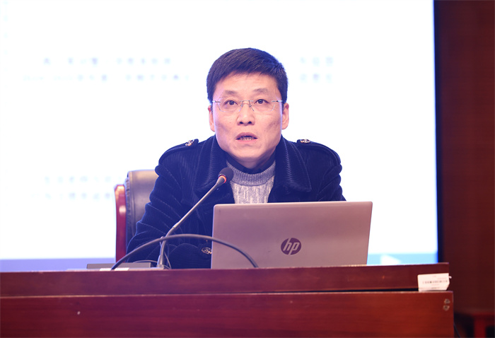 luck18平台召开2024-2025学年第一学期第二次全体教职工大会(图3)
