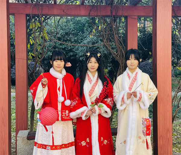 情暖冬至美好相伴    传承文化温情校园(图2)