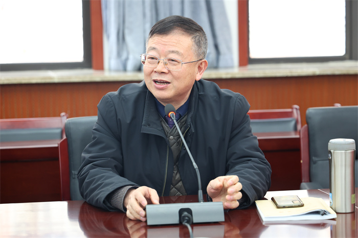 情系教育  致敬芳华——luck18平台举行第四季度荣休会(图2)