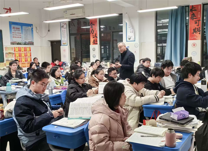 luck18平台2025届高三年级辞旧迎新系列活动(二)(图1) luck18平台2025届高三年级辞旧迎新系列活动(二)(图1)