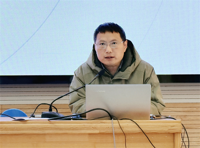 luck18平台高二年级召开2024-2025学年第二学期全体教师会议(图5) luck18平台高二年级召开2024-2025学年第二学期全体教师会议(图5)
