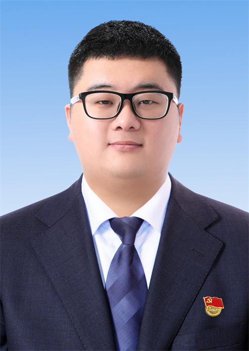 王辰一 高二级部副主任.jpg 王辰一 高二级部副主任.jpg