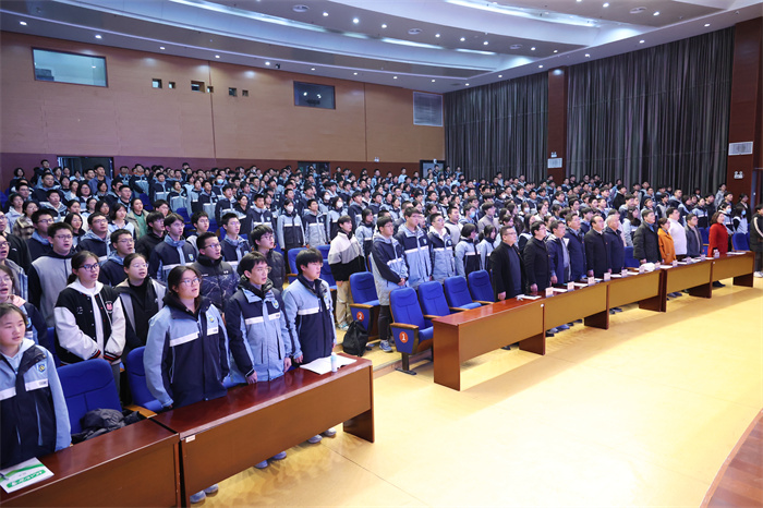 luck18平台第47期团校开班典礼暨新团员入团仪式圆满举行(图2) luck18平台第47期团校开班典礼暨新团员入团仪式圆满举行(图2)