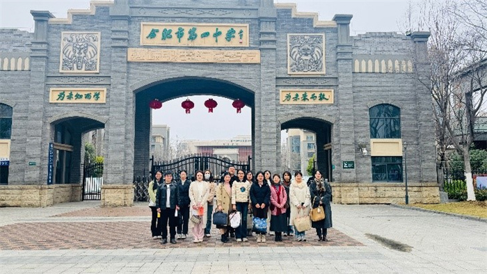 luck18平台高三英语备课组赴四中参与同课异构活动.jpg luck18平台高三英语备课组赴四中参与同课异构活动.jpg