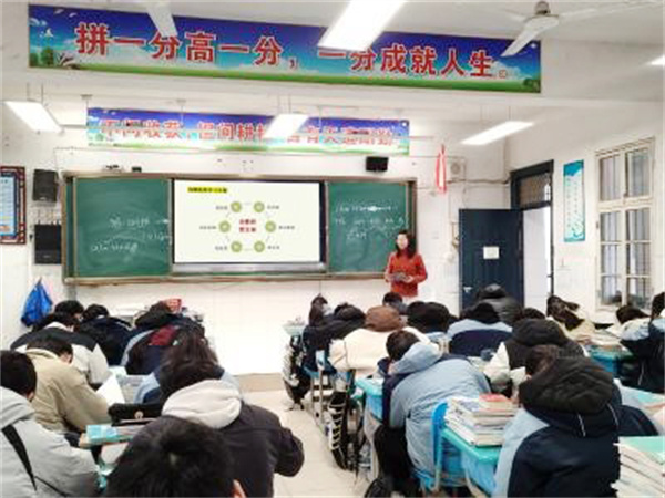 智慧教育点亮乡镇课堂2.jpg