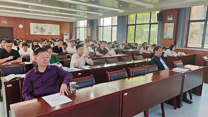高一年级期中学情分析会5.jpg 高一年级期中学情分析会5.jpg