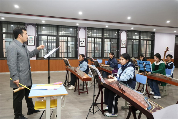 七弦民乐团.jpg 七弦民乐团.jpg