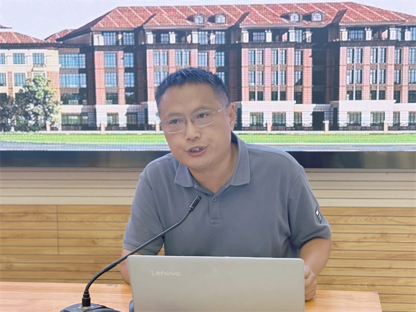 luck18平台高三年级召开新学期全体教师会(图2)