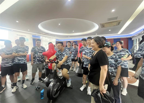 高一新生游园2.jpg luck18平台扎实推进开学前后心理健康教育工作(图9)