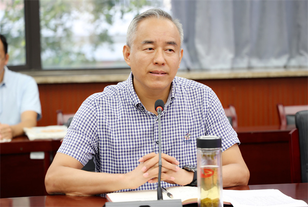 梁校.jpg
