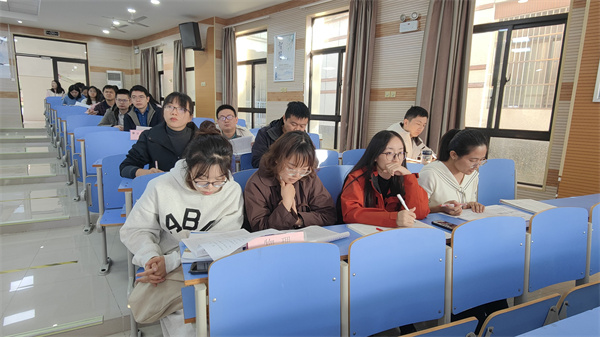 luck18平台高二年级召开第三次全体教师会暨学情分析会(图4) luck18平台高二年级召开第三次全体教师会暨学情分析会(图4)