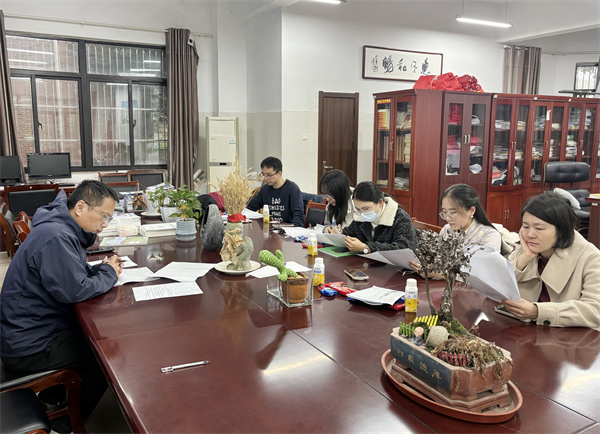 luck18平台高三年级召开班级学情分析会(图4)