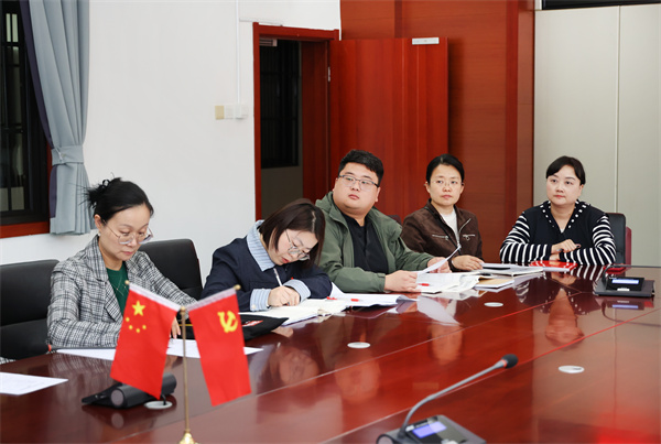 与会党员1.jpg