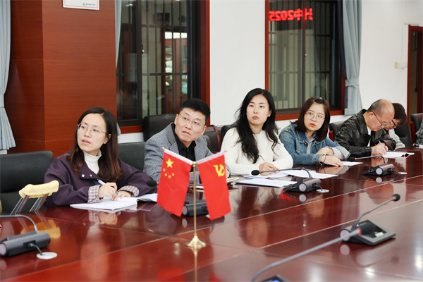 与会党员.jpg