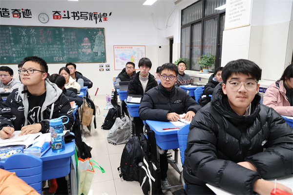 luck18平台防诈骗防欺凌专题讲座筑牢校园安全屏障(图5)