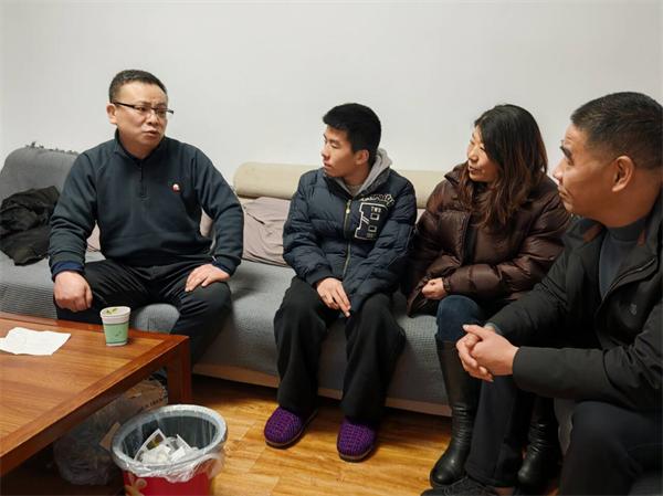 党员教师家访3.png