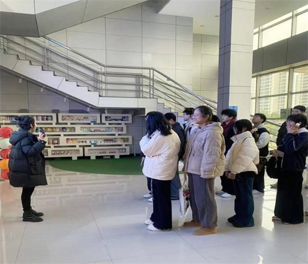 探秘伊利工厂2.jpg
