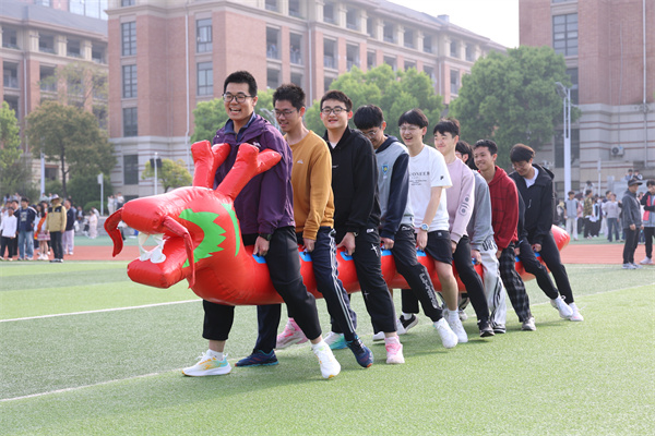 七彩龙向前冲2.jpg