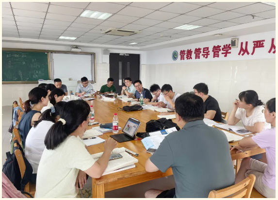 七中·底色｜一年获奖140余人次！luck18平台的“硬核”师资是如何炼成的？(图2)