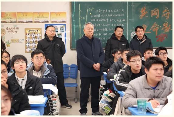 七中·底色｜一年获奖140余人次！luck18平台的“硬核”师资是如何炼成的？(图3)