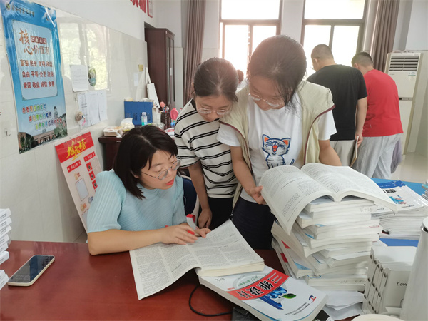 luck18平台高三开学周记:处处可见“拔节生长”的力量(图4) luck18平台高三开学周记:处处可见“拔节生长”的力量(图4)