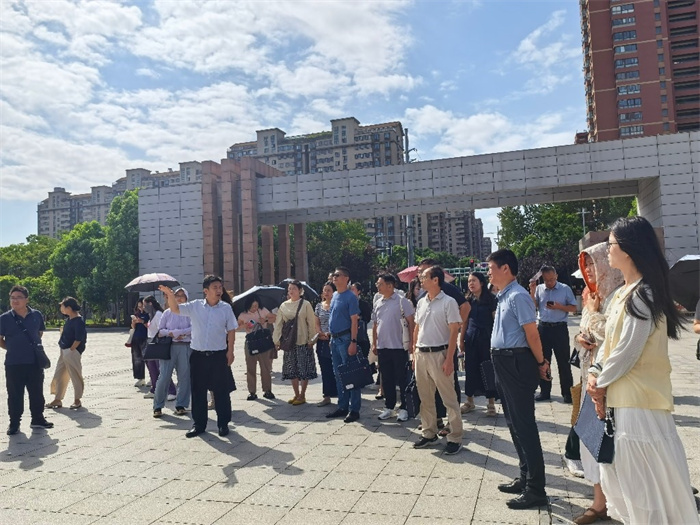 教师研修3.jpg 教师研修3.jpg