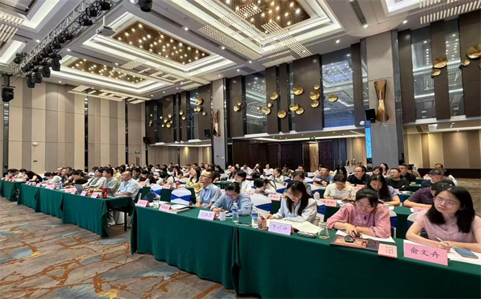 教师研修2.jpg 教师研修2.jpg