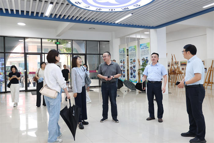 上海市教师教育学院考察团莅临luck18平台考察交流(图1)